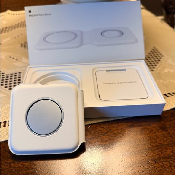 Apple MagSafe Duo Charger. Authentic Apple product. Like New condition. White - Picture 5 of 16